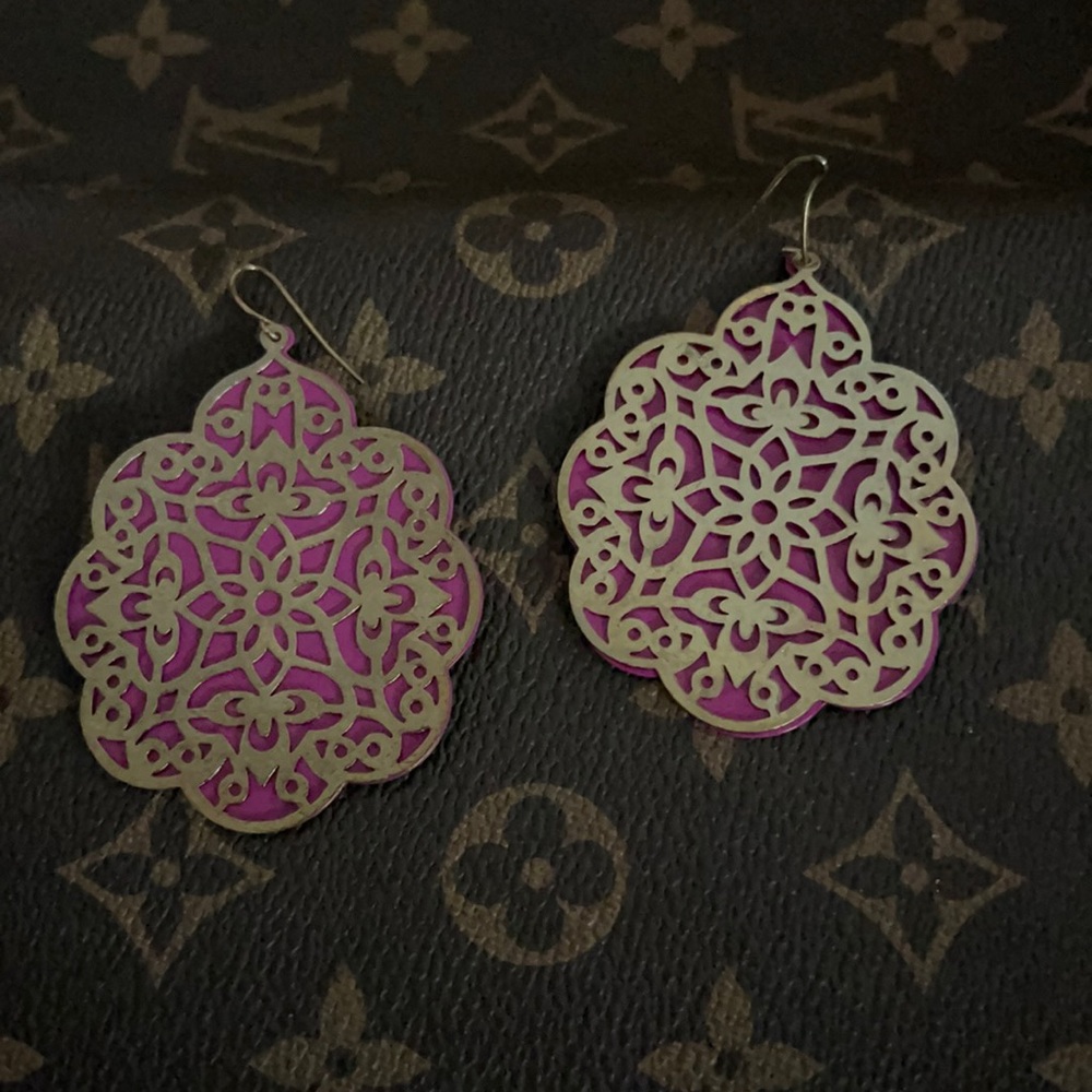 3 for $5 - Fuchsia gold earrings forever 21
